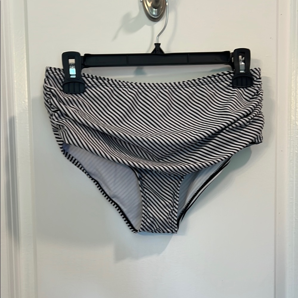 SHEIN Black and White Striped Bikini Bottom with Ruching